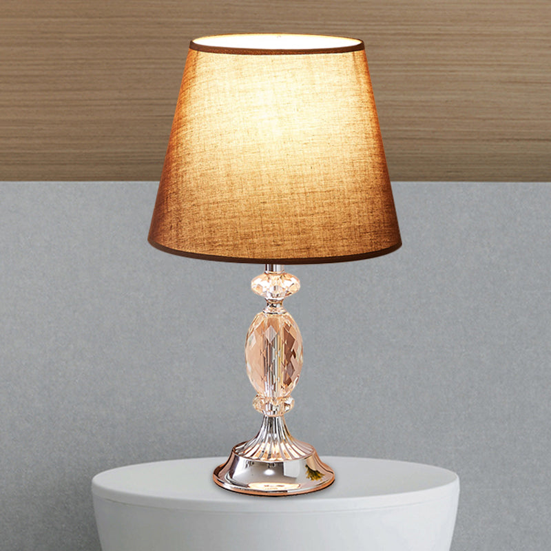 LuxLicht Crystal Table Lamp – Sophisticated Conical Design with Faceted Glass Details