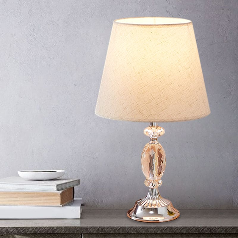 LuxLicht Crystal Table Lamp – Sophisticated Conical Design with Faceted Glass Details