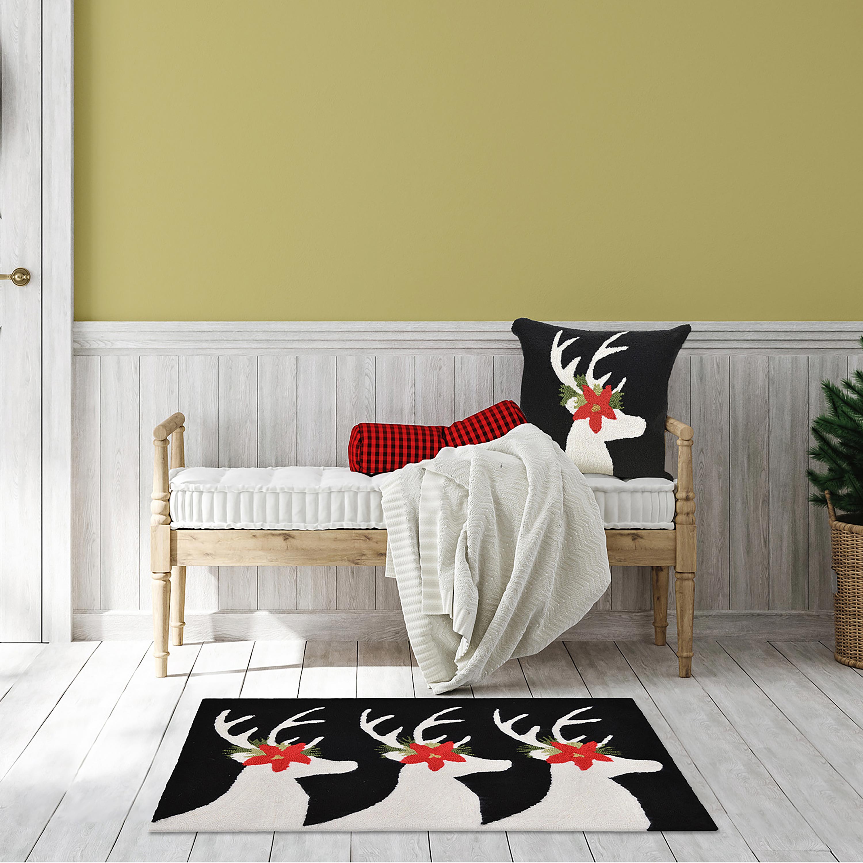 Handmade Reindeer & Poinsettia Christmas Rug – 20"x30" Accent Mat for Indoor & Outdoor Holiday Décor