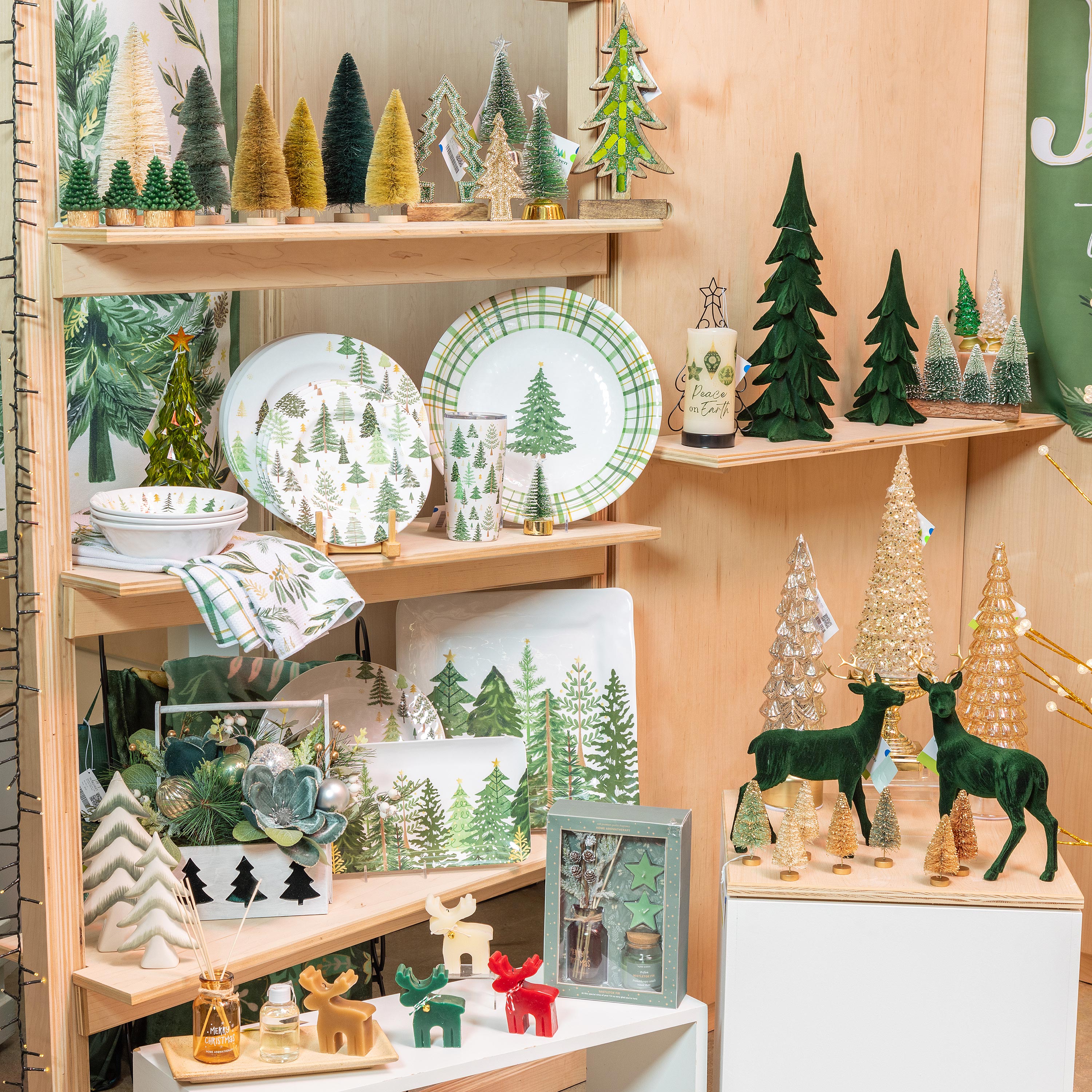 Green LED Candle with Metal Holder – Realistic Wax Flame Effect Christmas Table Decoration