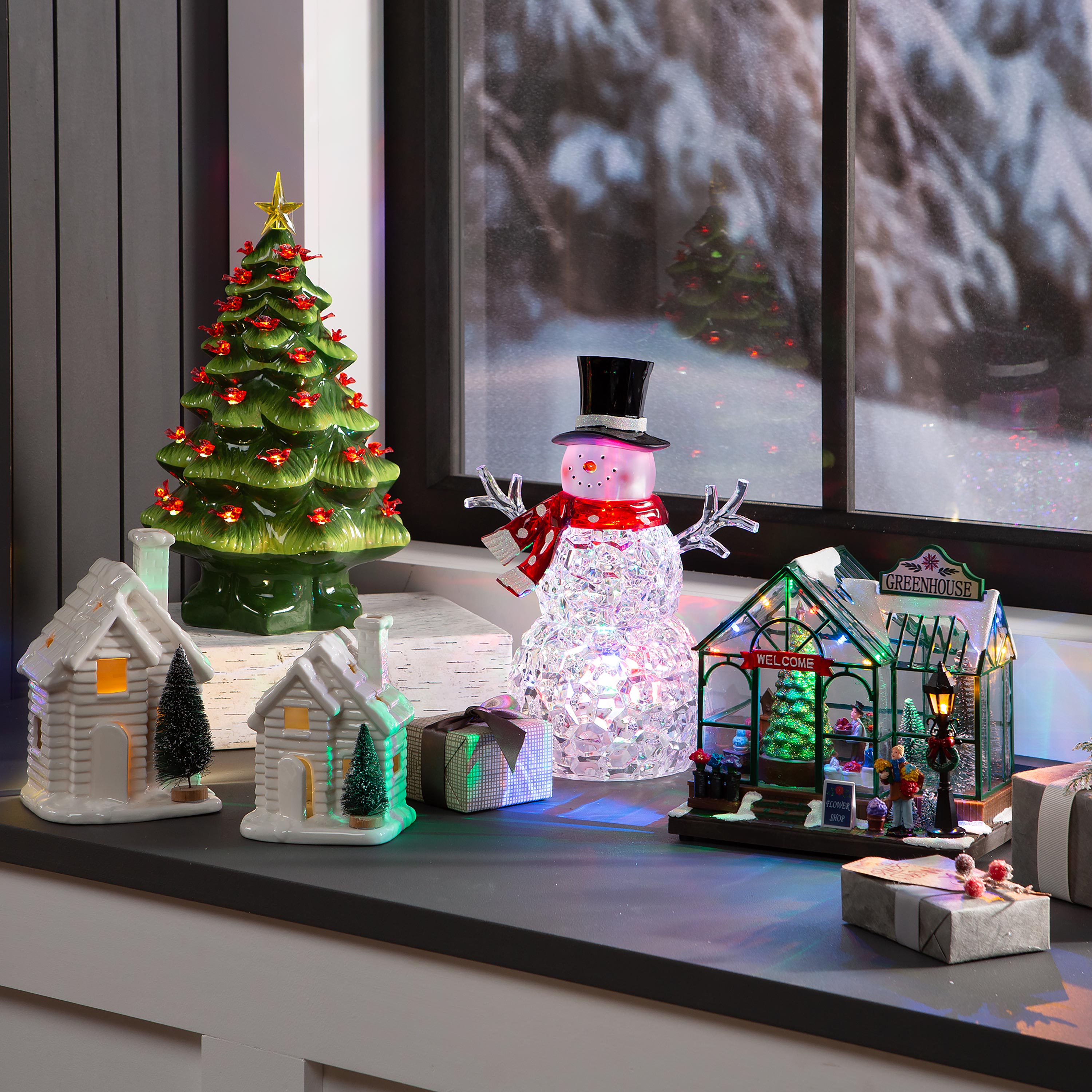 Set of 2 Light-Up Christmas Houses with Bottle Brush Trees – Modern Holiday Tabletop Decorations