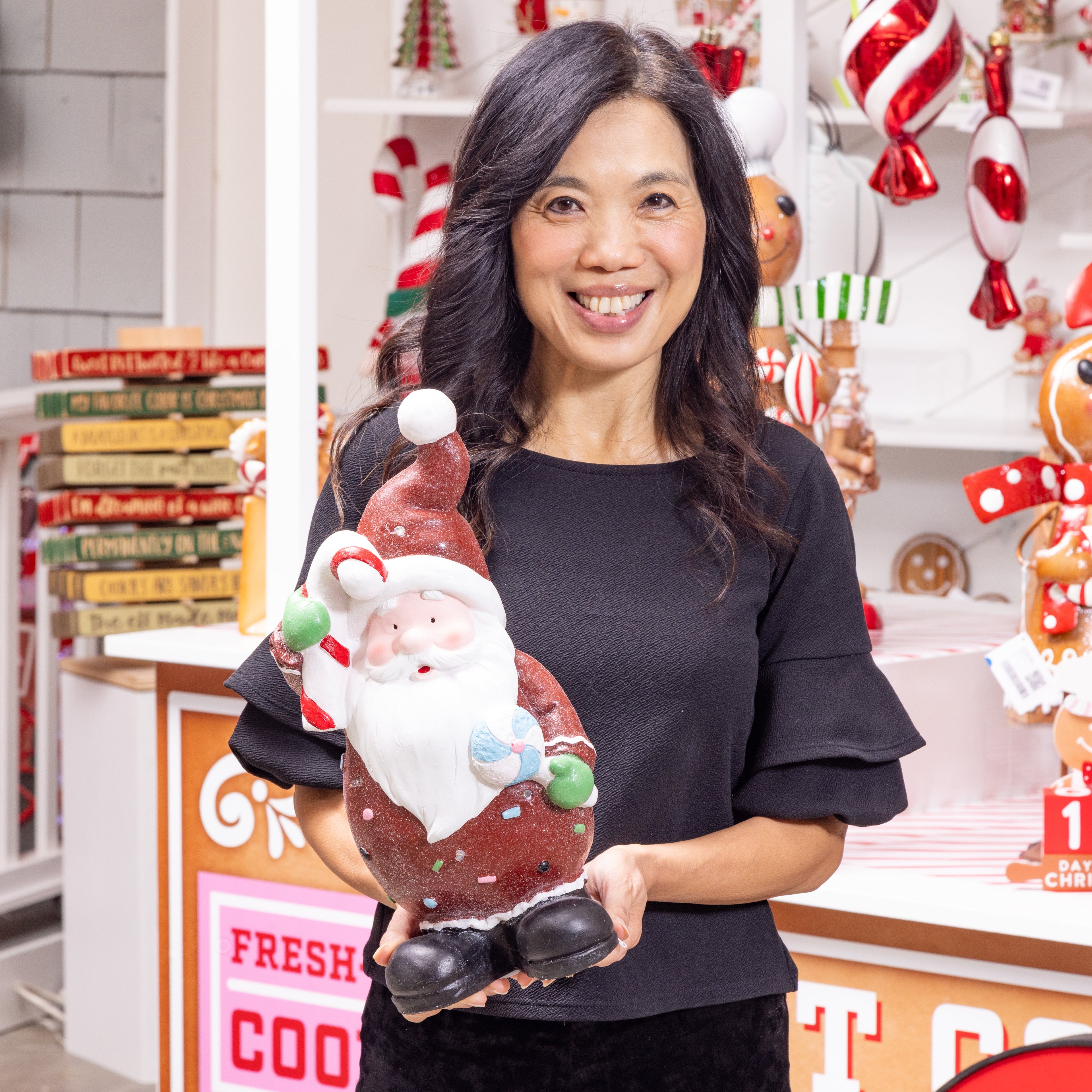 LED Santa Garden Christmas Statue – Lighted Christmas Decoration for a Festive Holiday Atmosphere