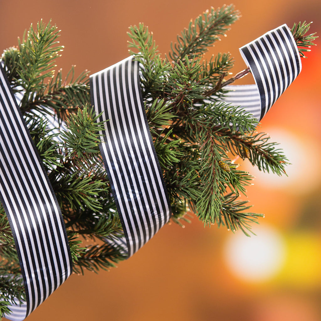 Complete Christmas Tree Decoration Set –  7.5Ft/2.3m Pre-Lit Christmas Tree Holiday Package with 250 LED Lights & 140 Ornaments