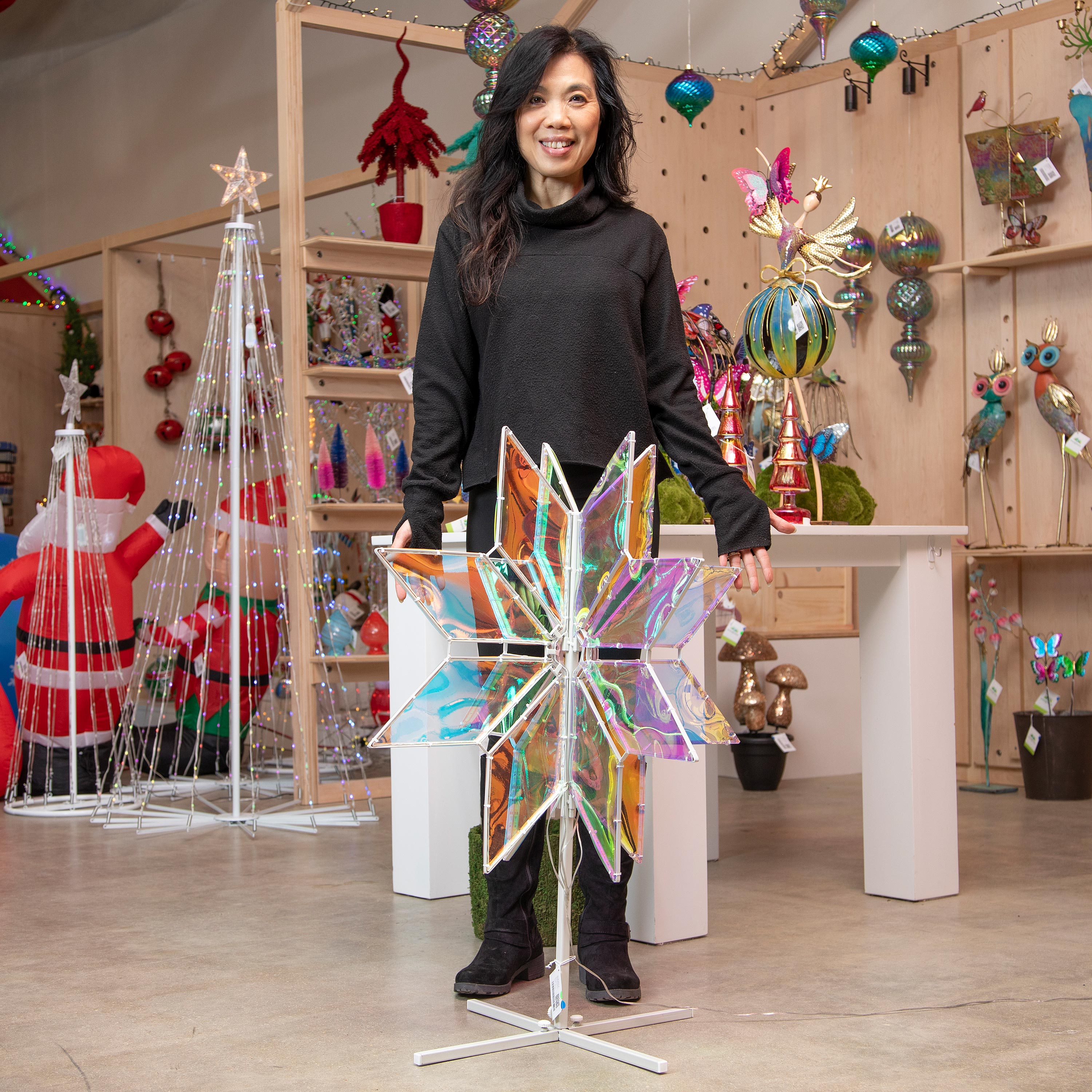 30" LED Snowflake Outdoor Lamp – “Season to Sparkle” Lighted Christmas Decoration for Yard & Patio