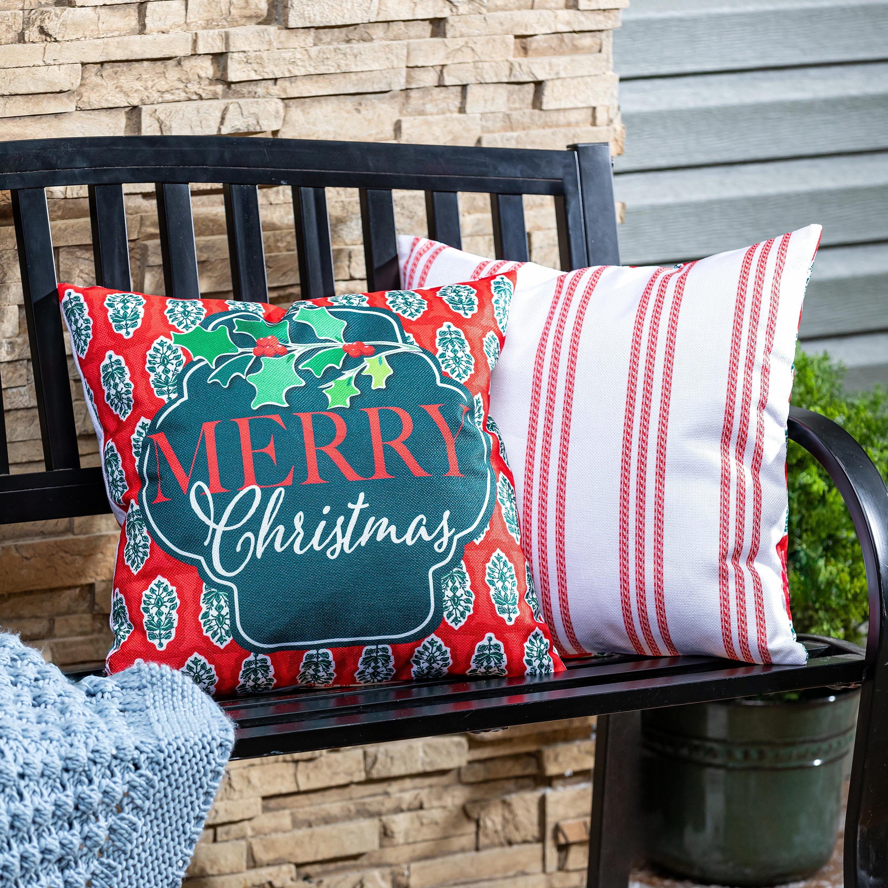 “Merry Christmas” Cushion Cover – Festive Holiday Pillowcase for Cozy Home Décor