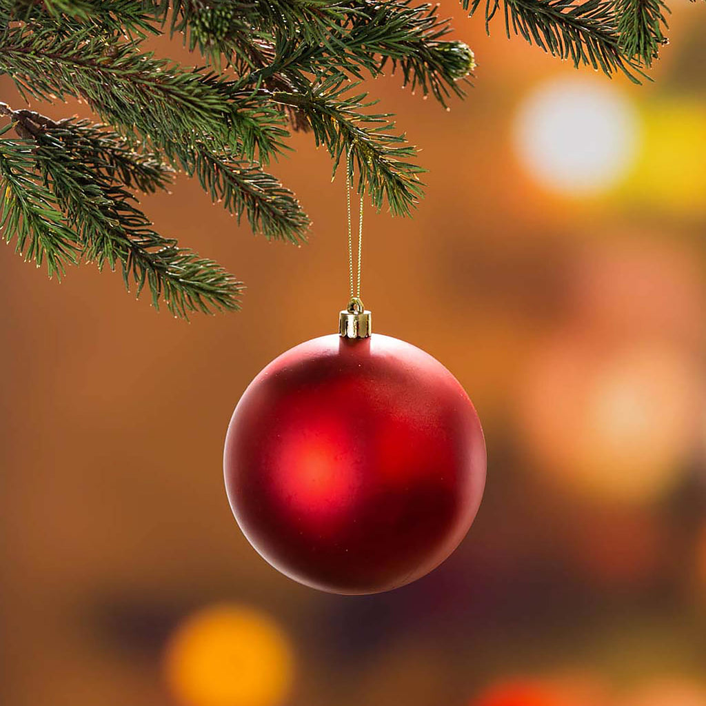 Complete Christmas Tree Decoration Set –  7.5Ft/2.3m Pre-Lit Christmas Tree Holiday Package with 250 LED Lights & 140 Ornaments