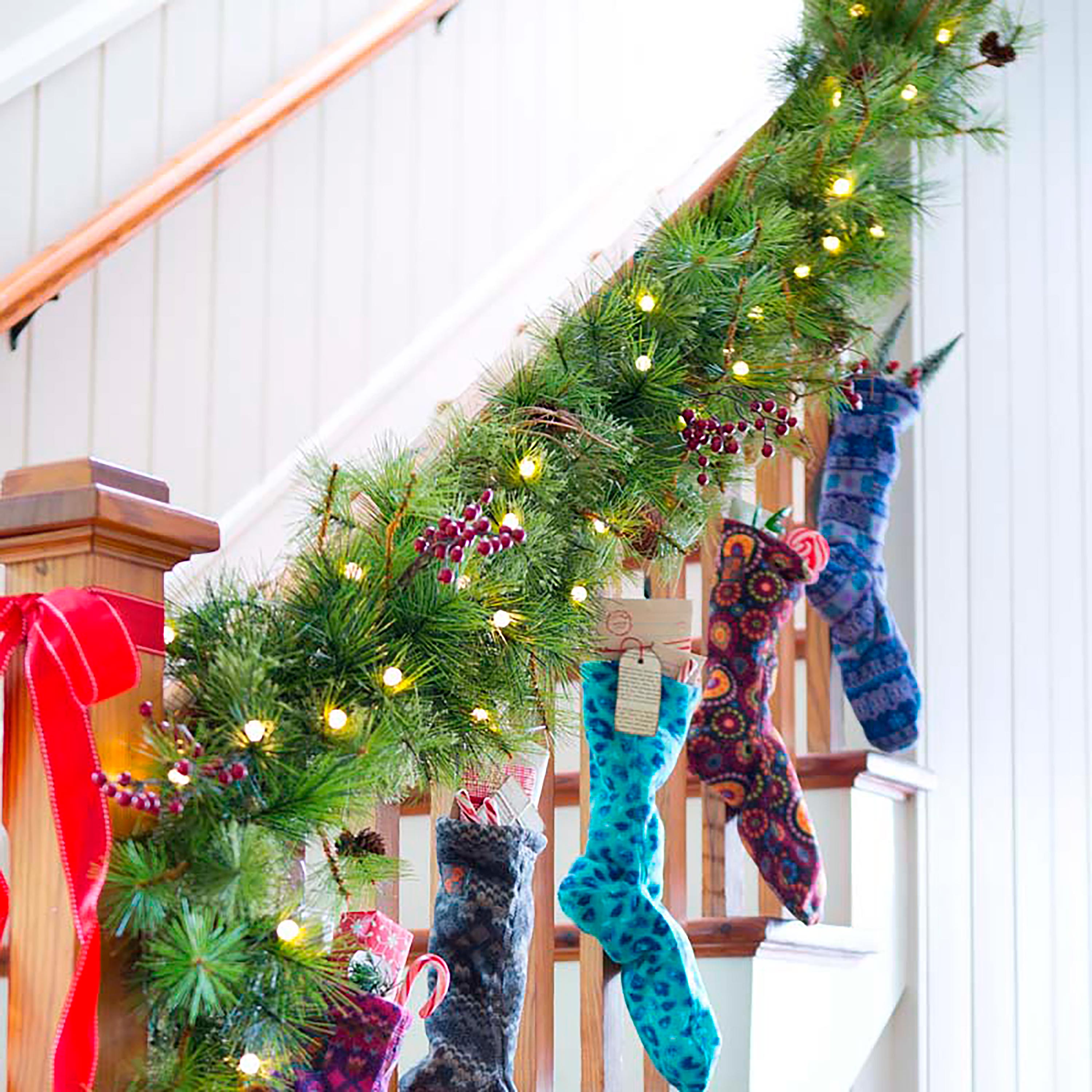 Blue Ridge Lighted Christmas Garland – Battery-Powered Dual-Function LED Garland for Indoor & Outdoor Use