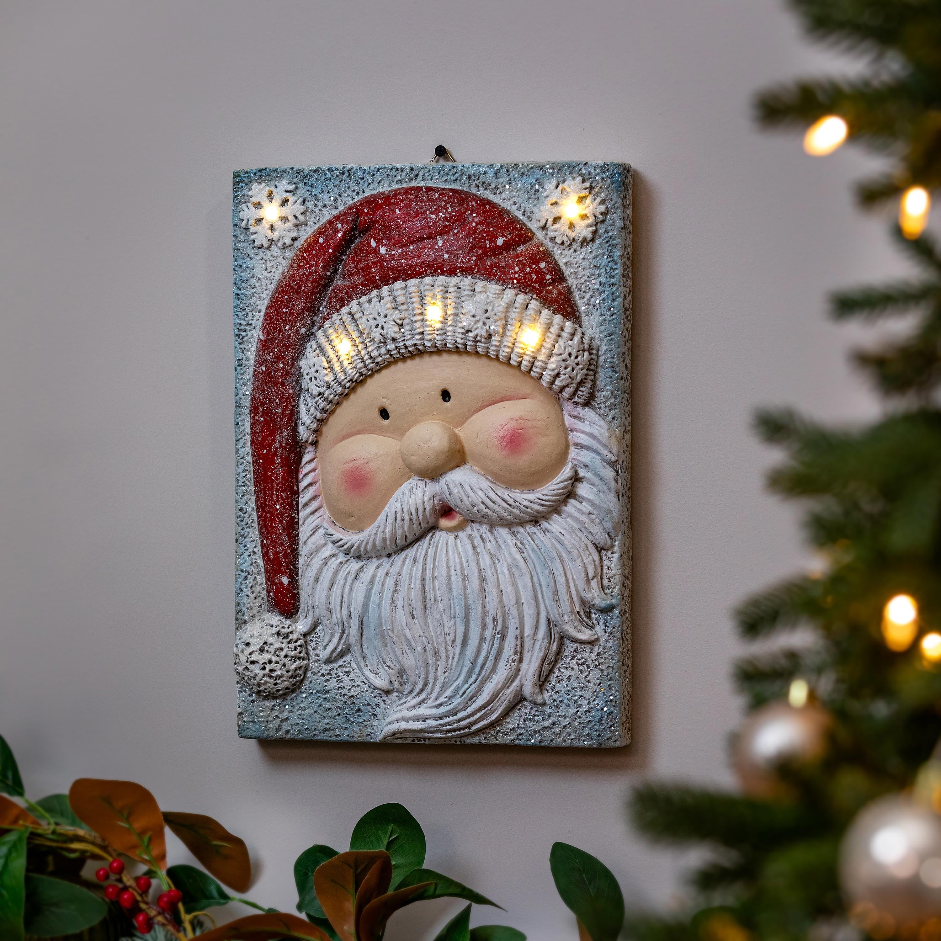Traditional Santa LED Wall Décor – Light-Up MGO Textured Christmas Decoration for Indoor Display