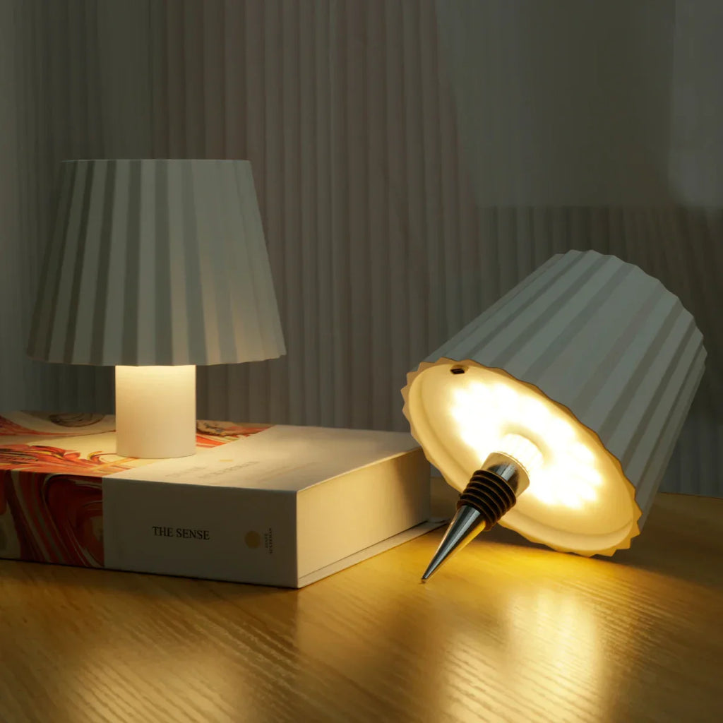 RadiantVinum Bottle Table Lamp – Elegant & Cozy Desk Lighting