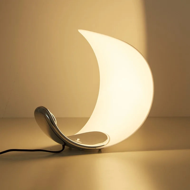 StarBeam Creative Nightstand Lamp – Lunar Reading Light for a Magical Ambiance