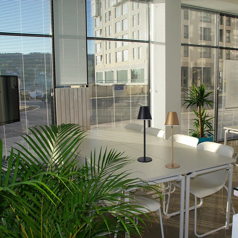 LumiFree – Elegant & Practical Wireless Desk Lamp for Modern Workspaces