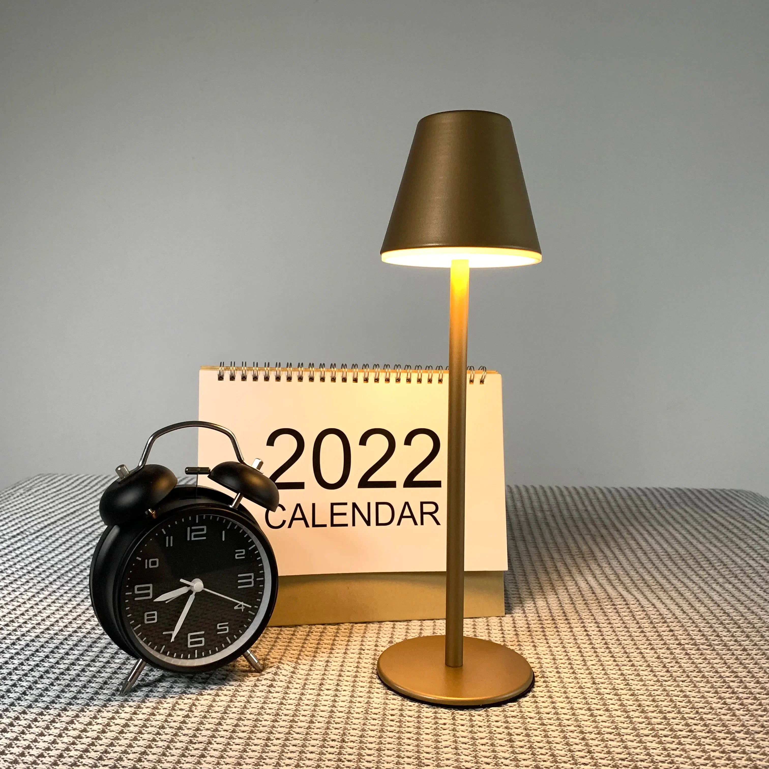 LumiFree – Elegant & Practical Wireless Desk Lamp for Modern Workspaces