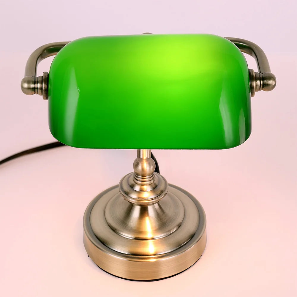 NostalGlow Retro Desk Lamp – Compact Vintage Lighting with Nostalgic Charm