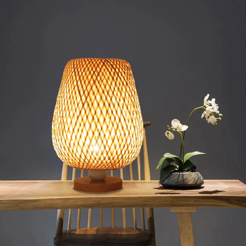 RetroBambooCraft Vintage Bamboo Table Lamp – Charming Handmade Lighting for Natural Elegance