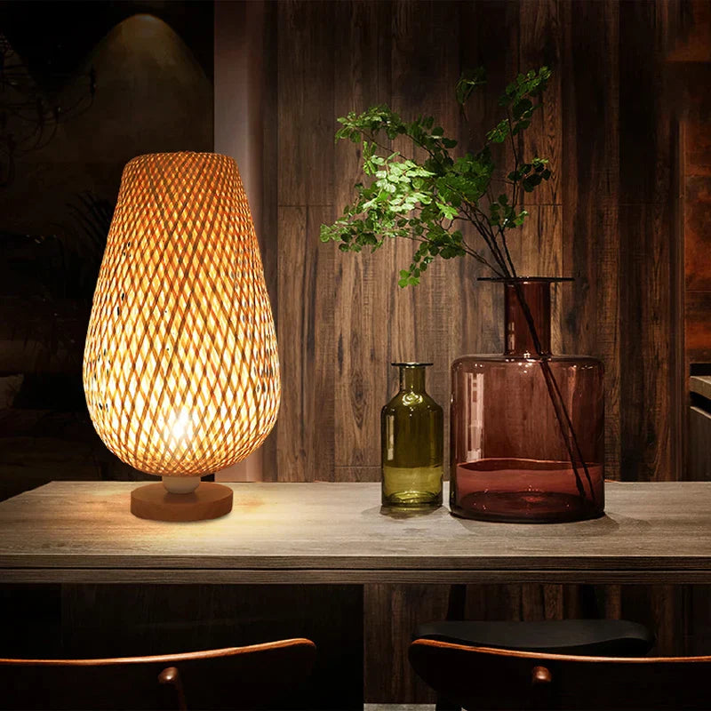 RetroBambooCraft Vintage Bamboo Table Lamp – Charming Handmade Lighting for Natural Elegance